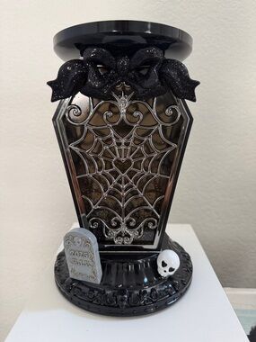 Bath & Body Works Coffin 3-Wick Candle Holder Halloween 2025
